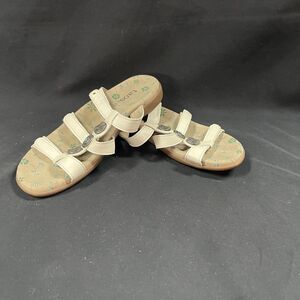 Taos Sandals White 3 Straps Metal Embellishments Size US 7